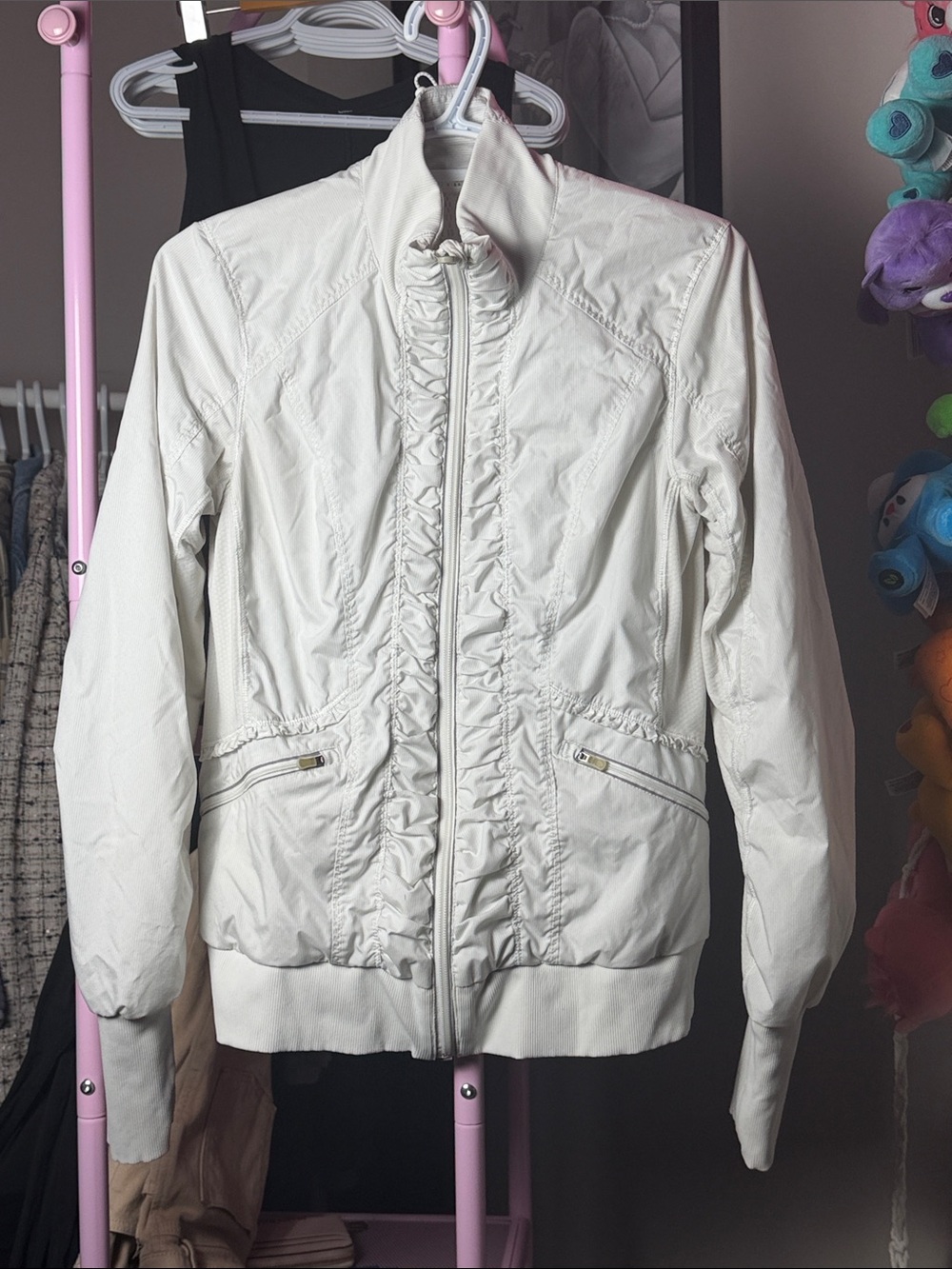 LULULEMON | RUFFLE ACCENT RUN JACKET - Picture 2 of 6